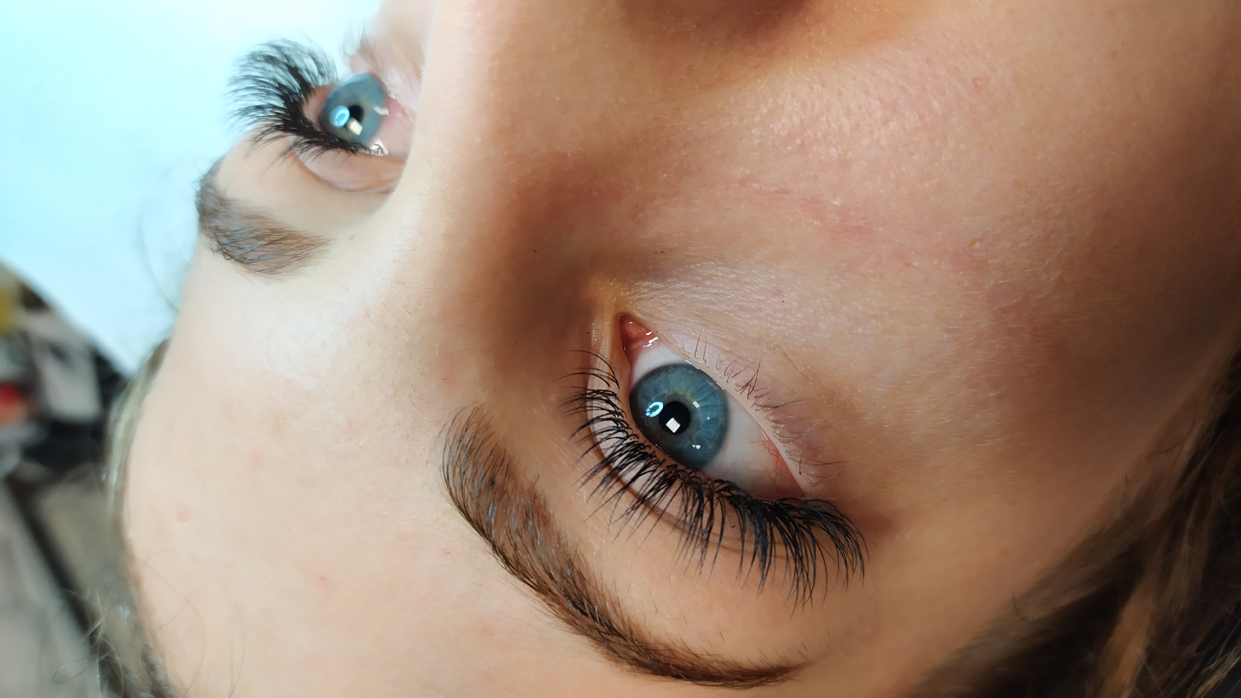 Wimpernverlängerung 1:1 Methode bei Top-Lashes Gießen